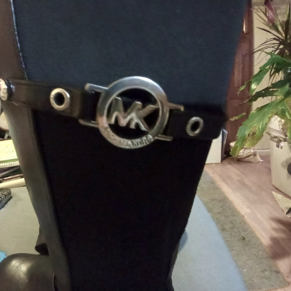 Michael Kors boot size 5